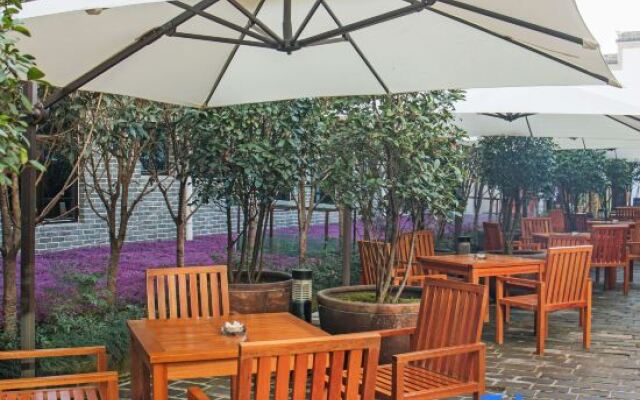 Manyue Select Holiday Hotel