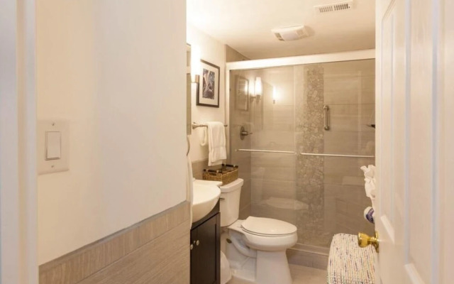 John's Dolphin Way Condo