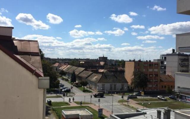 Studio apartman Lara ***