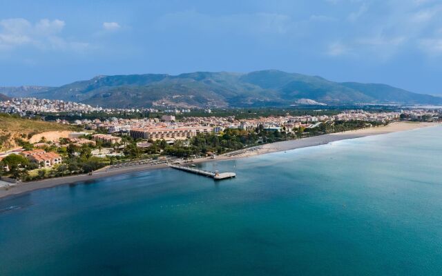 Cactus Club Yalı & Resort