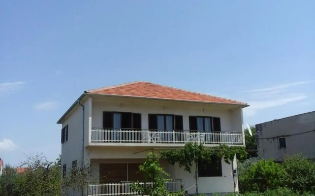 Pave Apartment