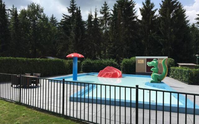 Sfeervol vakantiehuisje in bosrijke omgeving
