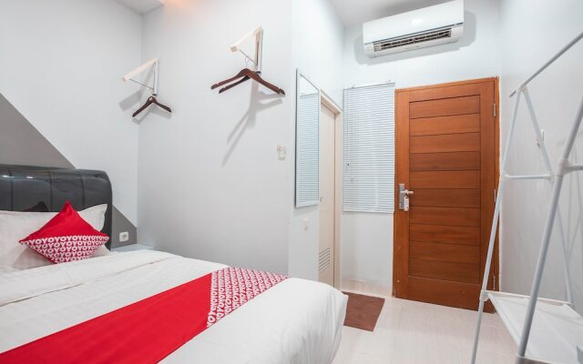 OYO 1070 Kuningan Residence