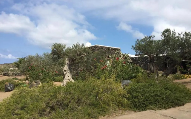 beautiful propriety 10 min far from the airport