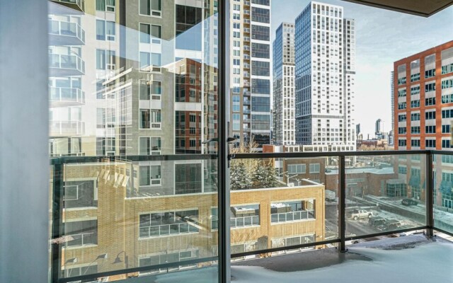 Beautiful 1bd Condo Patio Gym Parking Location