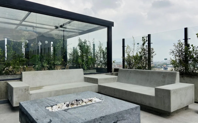w Artistic Loft in Unique Building