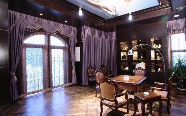 Donghu Lingang Hotel