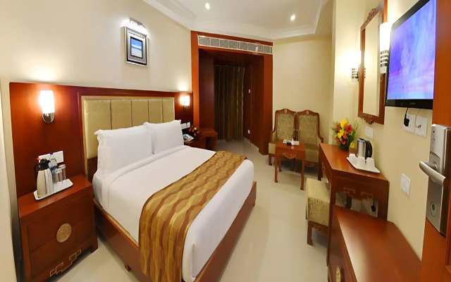 Metro Grand Hotel