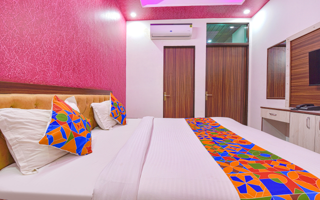 Fabhotel The Lotus