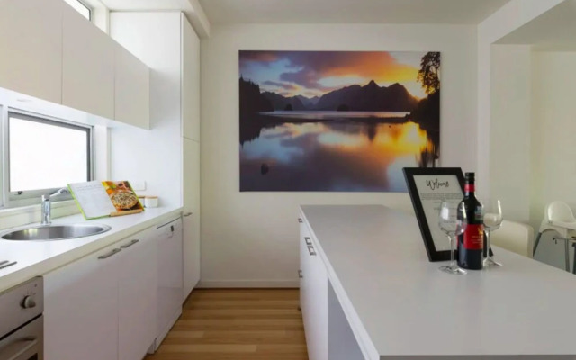 Adelaide CBD Stylish Gem WIFI Parking