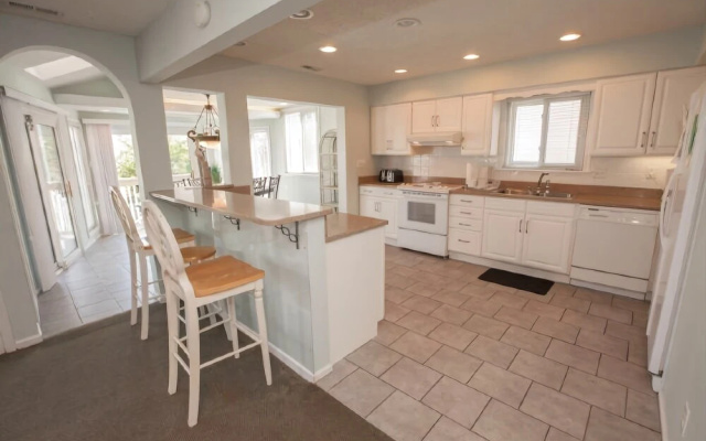 William B. Virginia Beach - 6 Br Home