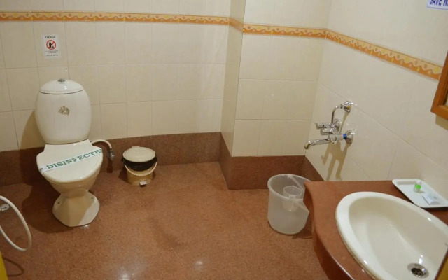 4 BHK Guest house in Conevnt Road, Kodaikanal(5D65), by GuestHouser
