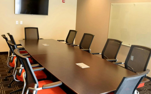 TownePlace Suites Lawrence Downtown