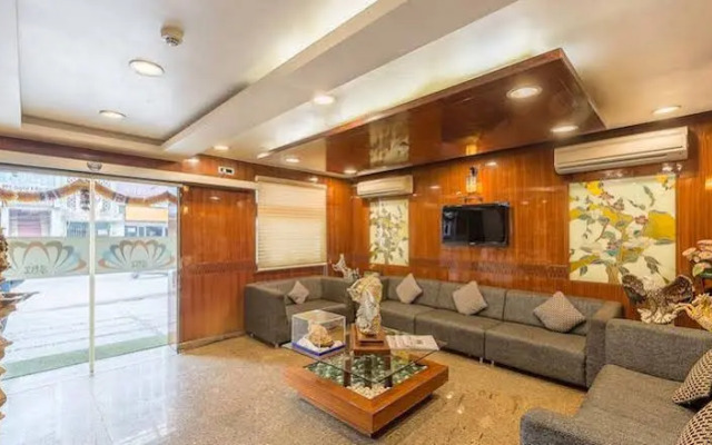 Treebo Saravana Boutique Inn