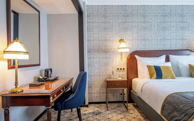 Deluxe Twin room (twin beds)