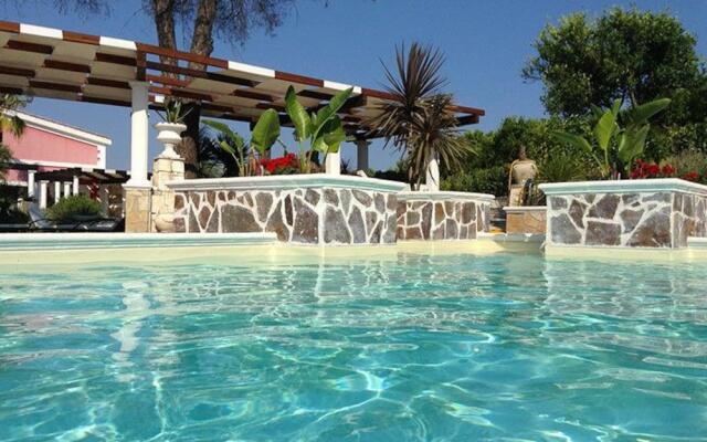 La Maison Rouge Resort