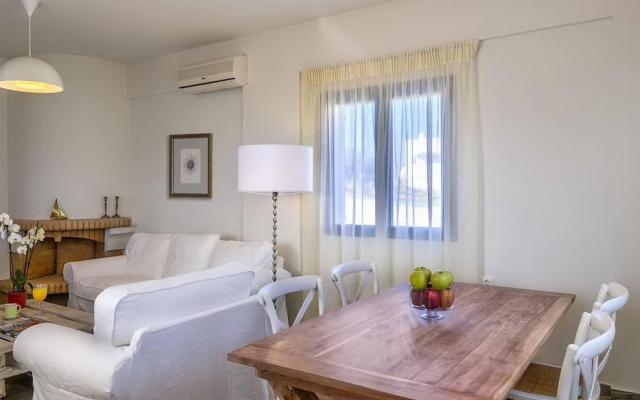 Cozy Villa Irida at Tersanas Chania with Private Pool near Beach & Restaurants