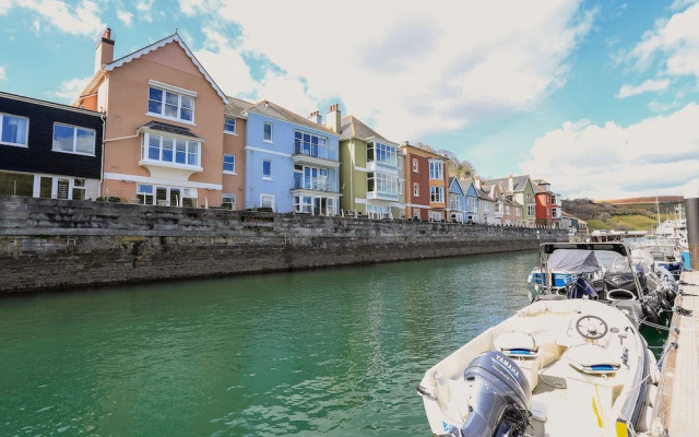 Quayside, Dart Marina
