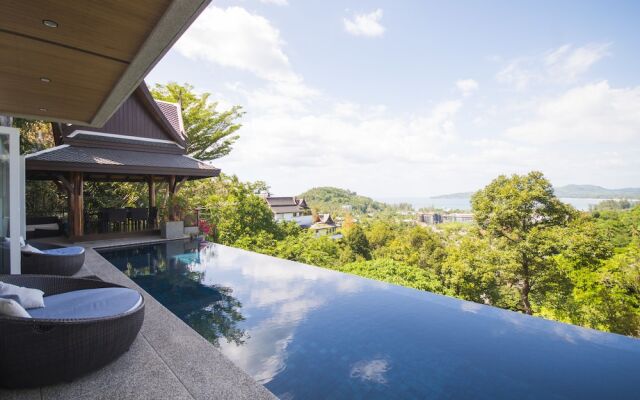 4-BR Seaview Villa with Large Pool at Surin Beach