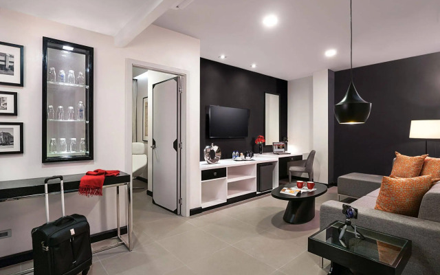 Summit Hotel Magnolia