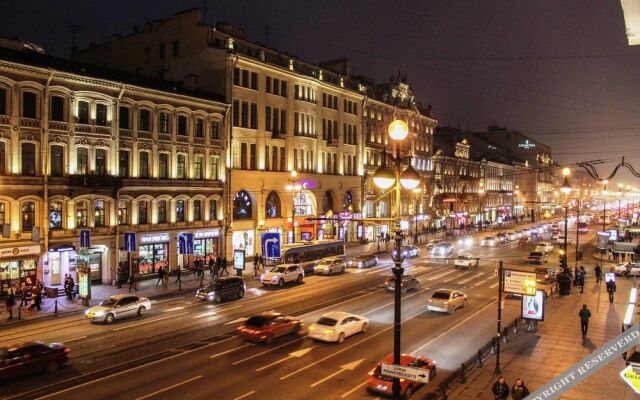 Travelto Nevskiy 98