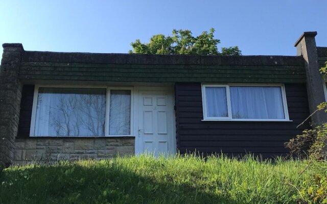 Cosy Cornish Chalet Near Coast