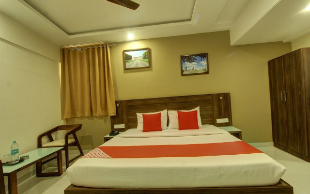 OYO 26698 Hotel Shringar Palace