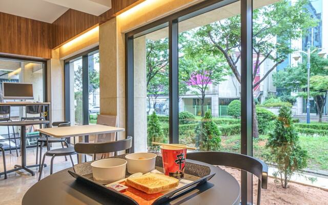 Yaja Hotel Peace Square branch