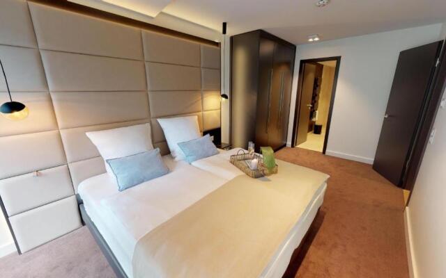 White Pearl Apartment 2.05