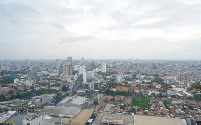 Spacious 2Br Apartment At The Peak Residence