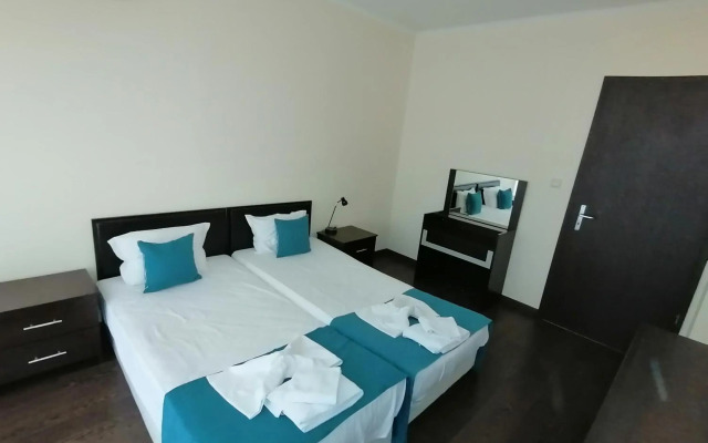 Apart-Hotel "Bendita-Mare"