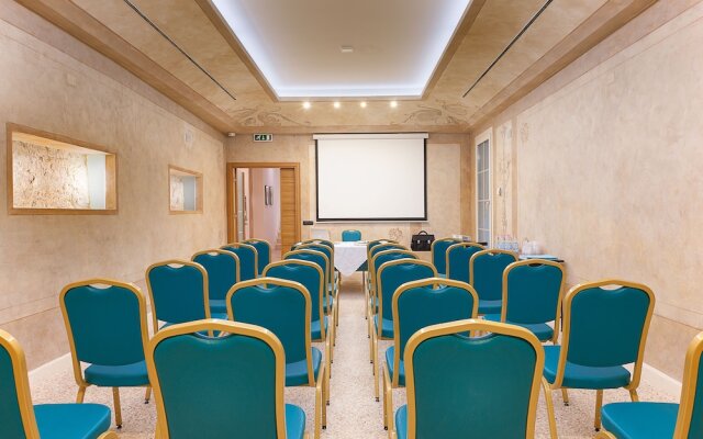 Gallery Room