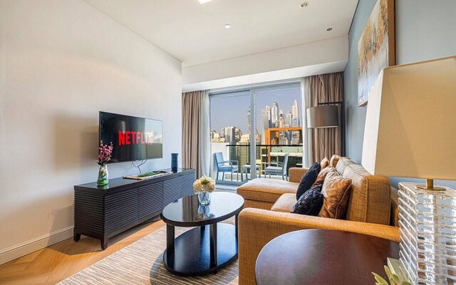 The Address Marina - 1br - Incl Hotel Facilities