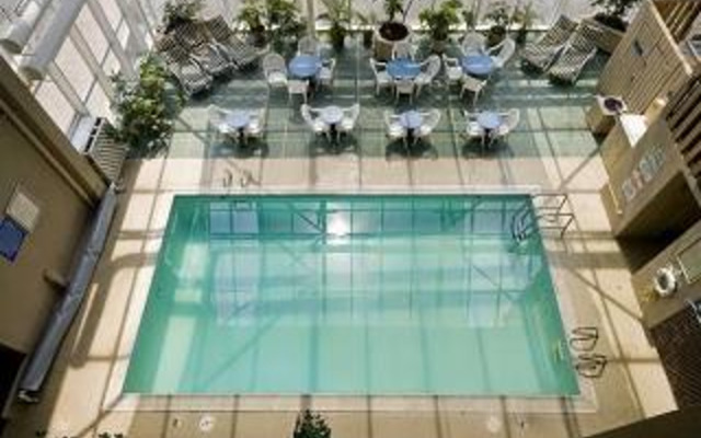 Four Sails Resort