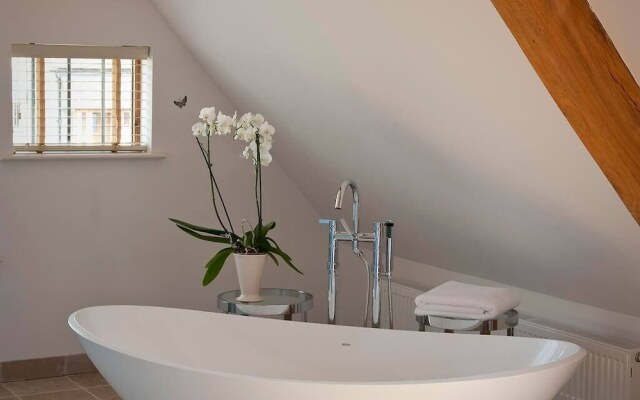 Eckington Manor