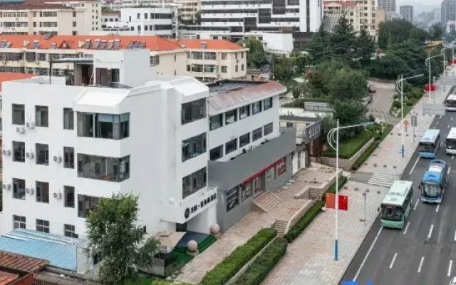Floral Hotel·Yuehaiyuan Hotel (Weihai Liugong Island Photo Frame Branch)