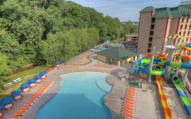 Country Cascades Waterpark Resort