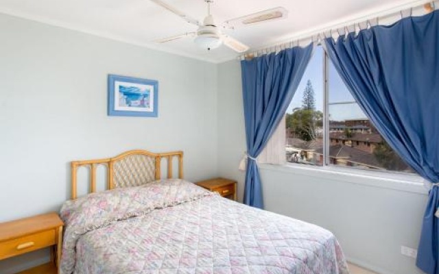 Castillo Del Mar 10 - Lake View Roof Terrace With Spa – Guest Rooms – Tuncurry