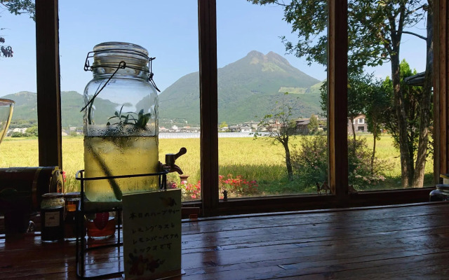 Yufuin Flora House