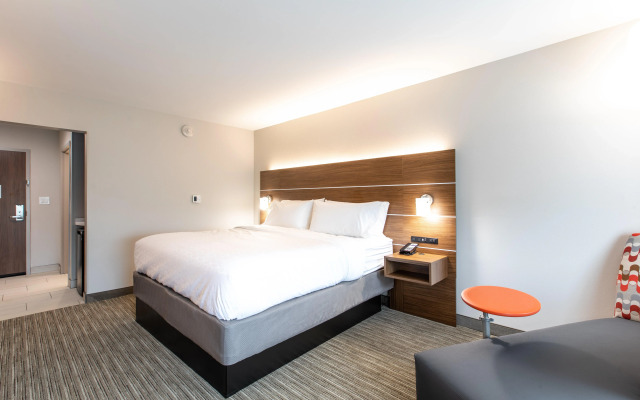 Holiday Inn Express & Suites Greenville S - Piedmont
