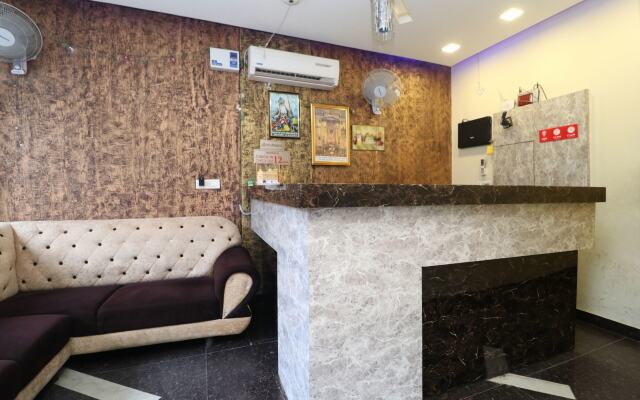 OYO 28646 Hotel Golden Heart