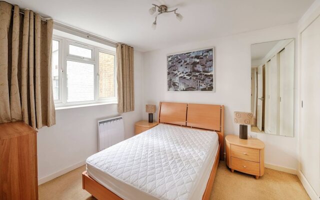 Modern Aircondition 2 Beds 2 Bath Victoria Station