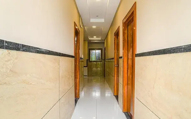 FabHotel Royal Palace Indore