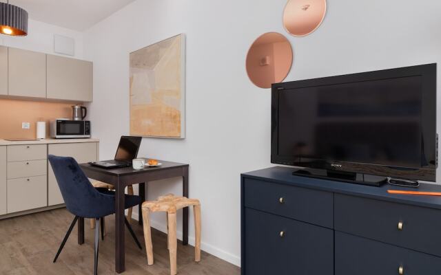 Studio With Parking & Gym by Renters