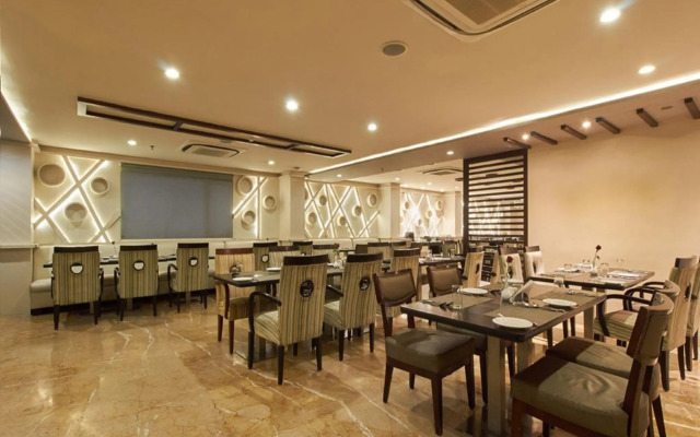 Royal Reve Hotel