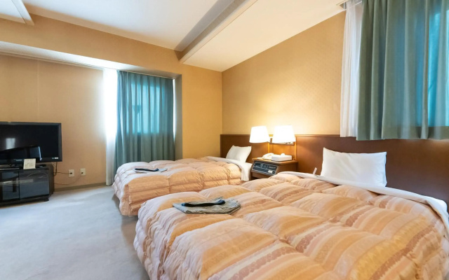 Tendo Central Hotel