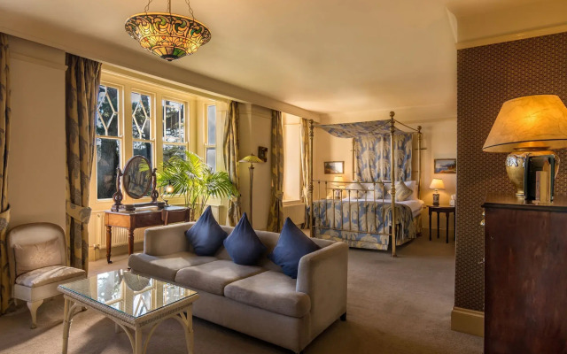 Orestone Manor