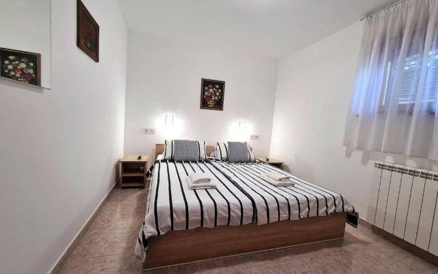 Apartments Ana Medulin