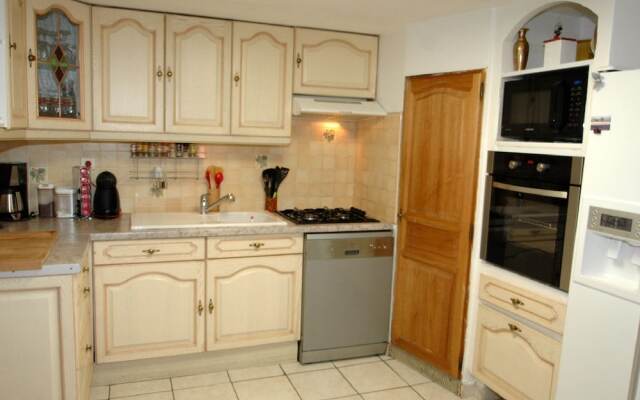 Holiday Home Near the Historic Center of Avignon