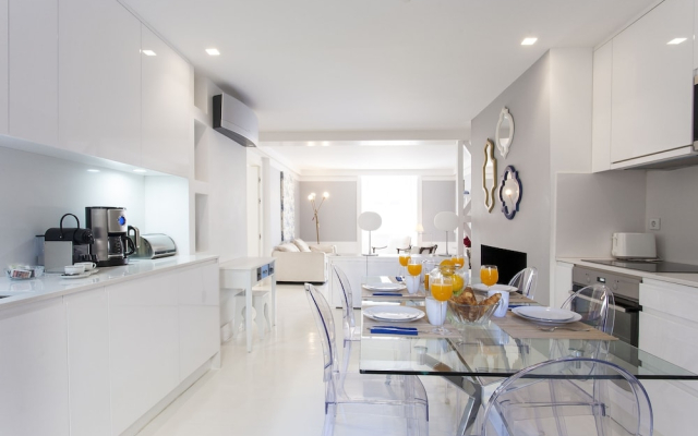 JOIVY Gorgeous 2-bed home, 3 mins from Lisbon Cathedral